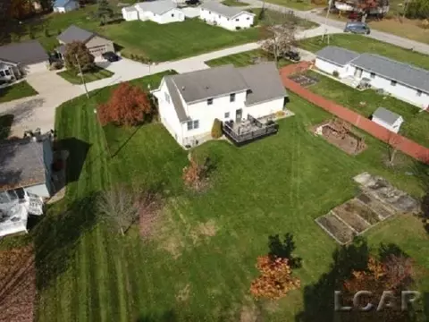 2215 Tim-cin, Adrian, MI 49221 photo 4