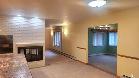 7528 Apache, Temperance, MI 48182 photo 17