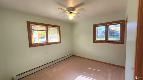 7528 Apache, Temperance, MI 48182 photo 25