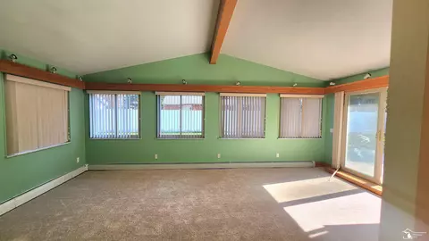 7528 Apache, Temperance, MI 48182 photo 4