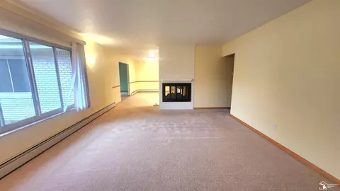 7528 Apache, Temperance, MI 48182 photo 7
