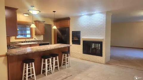 7528 Apache, Temperance, MI 48182 photo 15