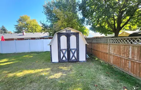 7528 Apache, Temperance, MI 48182 photo 32