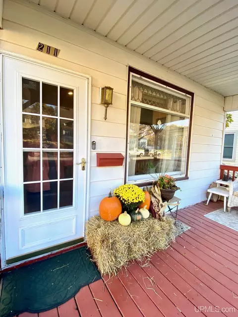 211 W Barnum, Ishpeming, MI 49849 photo 48