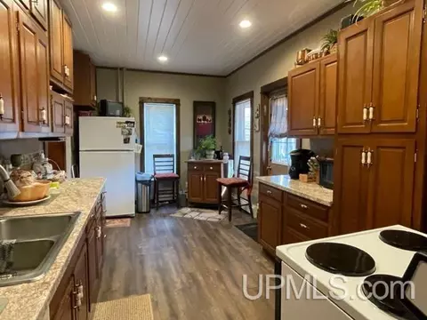 211 W Barnum, Ishpeming, MI 49849 photo 29