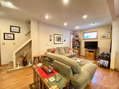 211 W Barnum, Ishpeming, MI 49849 photo 17