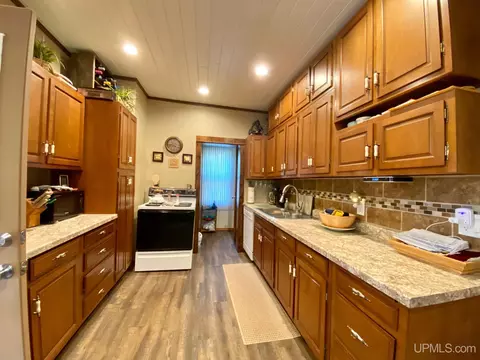 211 W Barnum, Ishpeming, MI 49849 photo 24