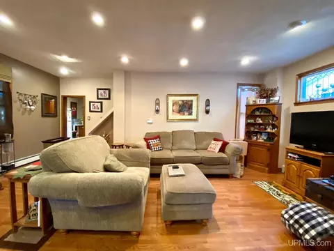 211 W Barnum, Ishpeming, MI 49849 photo 14
