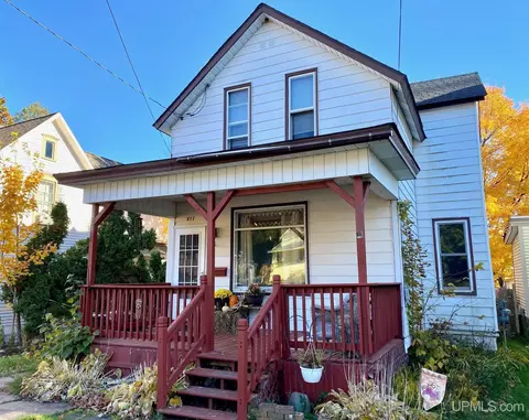 211 W Barnum, Ishpeming, MI 49849 photo 3