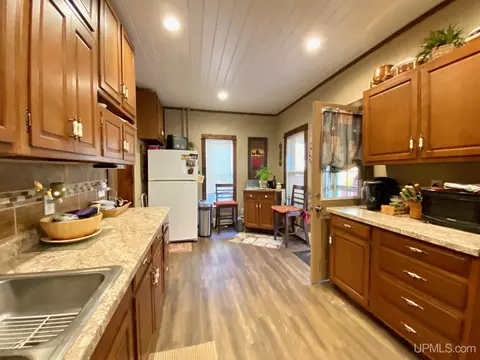 211 W Barnum, Ishpeming, MI 49849 photo 26