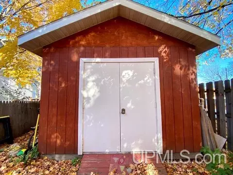 211 W Barnum, Ishpeming, MI 49849 photo 10