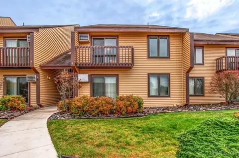 N3385 Pine Mountain Unit 8, Iron Mountain, MI 49801
