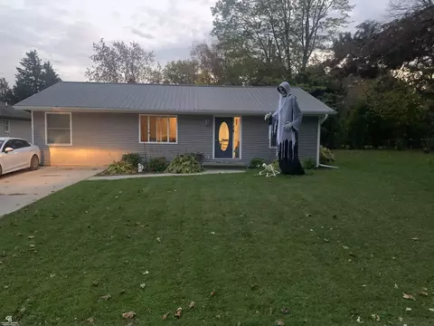 7 Clark, Yale, MI 48097