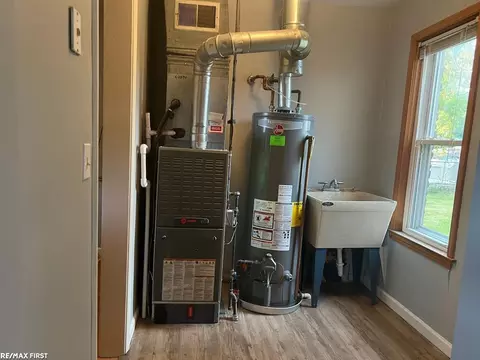 3875 Norbert, Warren, MI 48091 photo 9