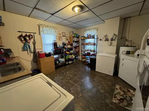 216-218 Stephenson, Escanaba, MI 49829 photo 5