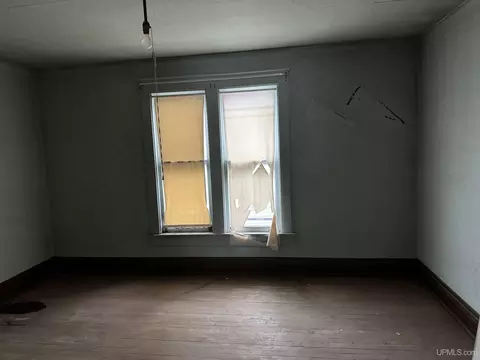 216-218 Stephenson, Escanaba, MI 49829 photo 4