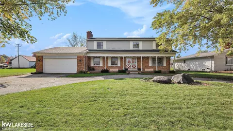 16650 Walcliff, Clinton Township, MI 48035