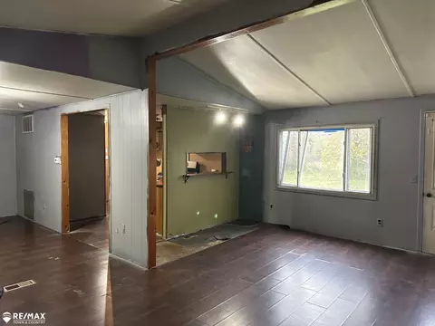 2421 S Dye, Flint, MI 48532 photo 5