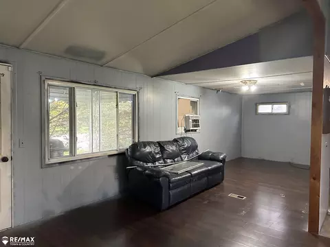 2421 S Dye, Flint, MI 48532 photo 8
