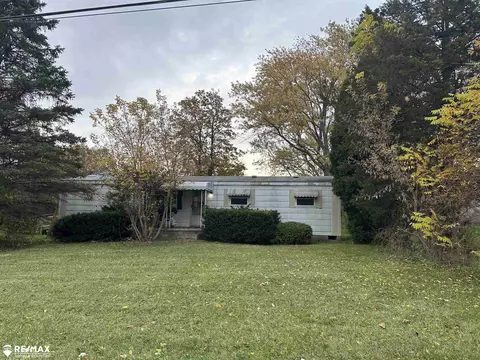2421 S Dye, Flint, MI 48532