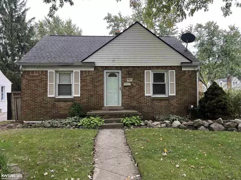 981 Voorheis, Pontiac, MI 48341