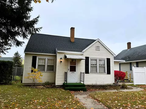 1020 Washington, Escanaba, MI 49829