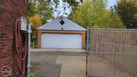 15541 Deerfield, Eastpointe, MI 48021 photo 5