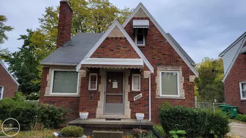 15541 Deerfield, Eastpointe, MI 48021
