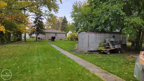 15541 Deerfield, Eastpointe, MI 48021 photo 7