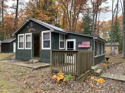 220 Mary Jo, Harrison, MI 48625