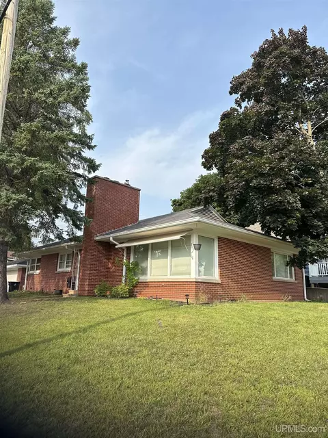 600 E D, Iron Mountain, MI 49801