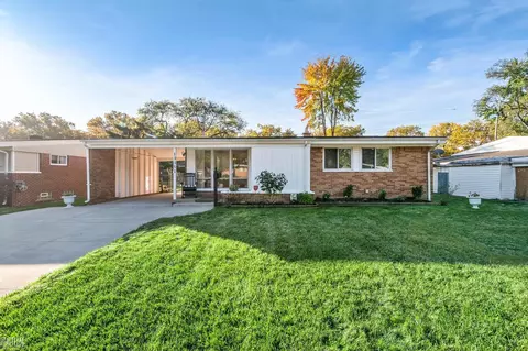 13351 Woodvale, Oak Park, MI 48237