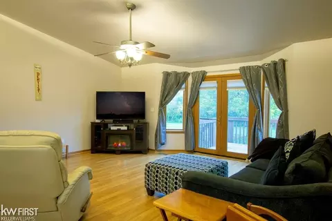 1193 Lempi, Davison, MI 48423 photo 2
