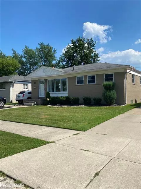 22616 Garfield, Saint Clair Shores, MI 48082