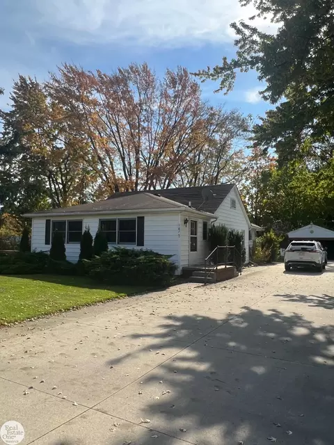 1875 Fruit, Algonac, MI 48001