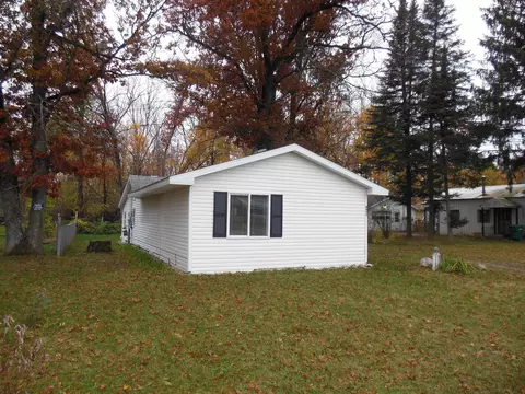 4455 Filter, Harrison, MI 48625 photo 2