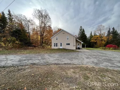 E9399 M28, Munising, MI 49862