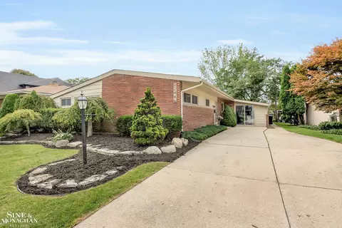 22486 Ardmore Park, Saint Clair Shores, MI 48081