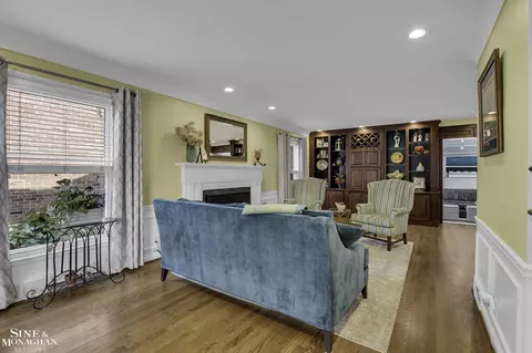 1956 Severn, Grosse Pointe Woods, MI 48236 photo 5