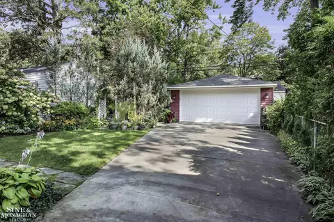 1956 Severn, Grosse Pointe Woods, MI 48236 photo 34