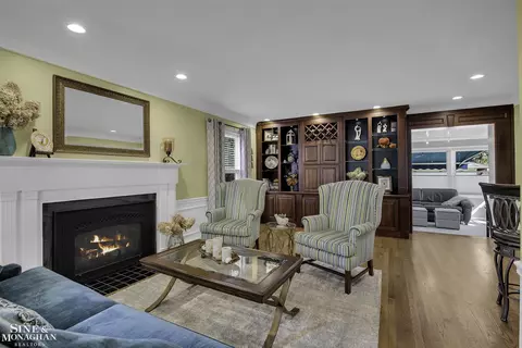 1956 Severn, Grosse Pointe Woods, MI 48236 photo 11