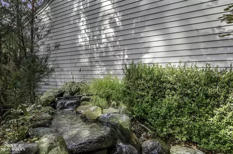 1956 Severn, Grosse Pointe Woods, MI 48236 photo 33