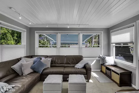 1956 Severn, Grosse Pointe Woods, MI 48236 photo 16