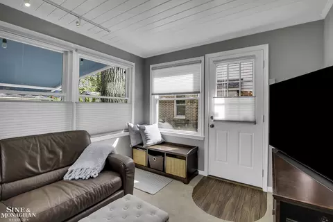 1956 Severn, Grosse Pointe Woods, MI 48236 photo 17
