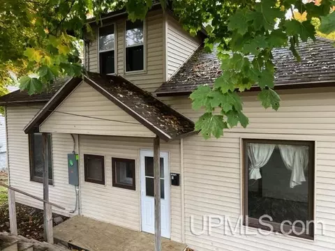108 W Douglass, Houghton, MI 49931