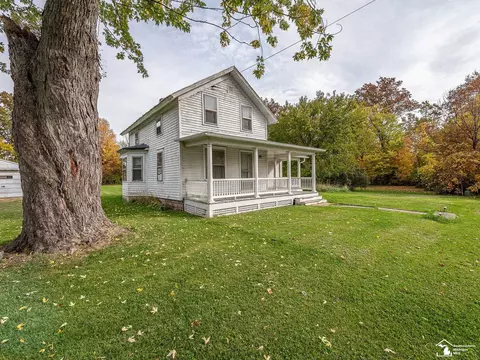 4968 S Otter Crk, La Salle, MI 48145