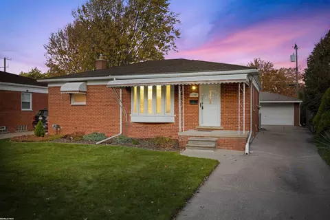 21749 Share, Saint Clair Shores, MI 48082