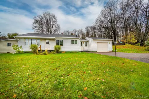 1835 Southwood, Ishpeming, MI 49849