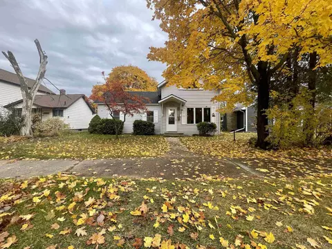 609 S 11th, Escanaba, MI 49829
