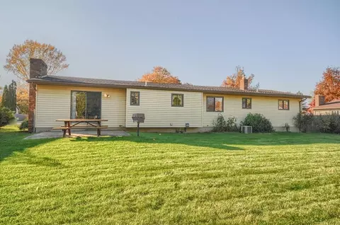 612 Cherrywood, Flushing, MI 48433 photo 5